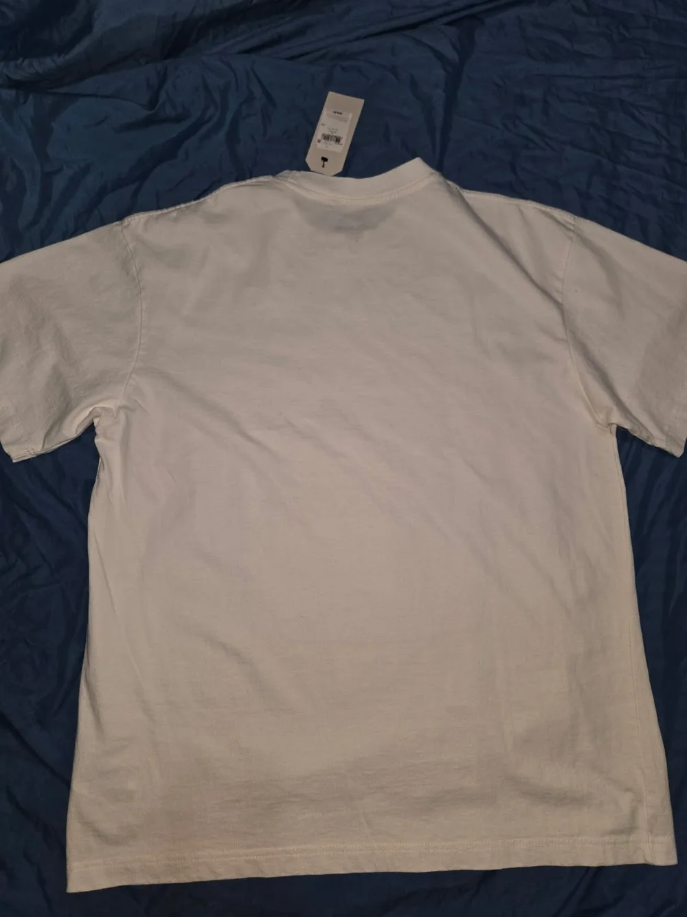 GUESS White Graphic Photo-Print Men’s T-Shirt - Picture 7 of 7